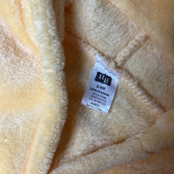 HB - 0 TO 9 MONTH BABY CHICK SUPER SOFT HOODED BATHROBE NWOT - Picture 7 of 10